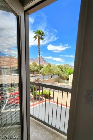 Photo #6: 2498772 Listing