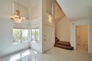 Photo #3: 2498775 Listing