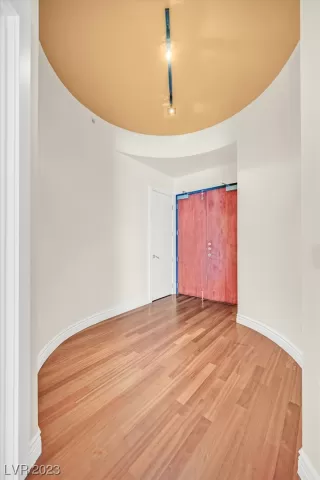 Photo #2: 2498800 Listing 