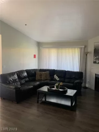 Photo #2: 2498820 Listing