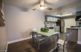 Photo #6: 2498820 Listing