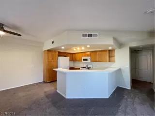 Photo #2: 2498832 Listing 