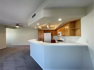 Photo #3: 2498832 Listing 