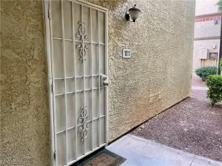 Photo #2: 2498839 Listing