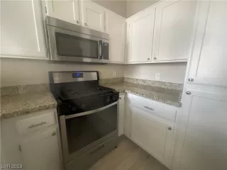 Photo #3: 2498856 Listing 