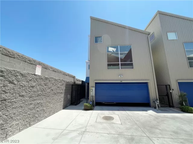 MLS: 2498865 Condo For Sale