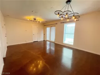 Photo #2: 2498865 Listing