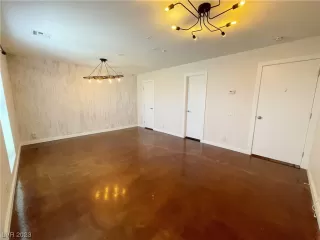 Photo #4: 2498865 Listing