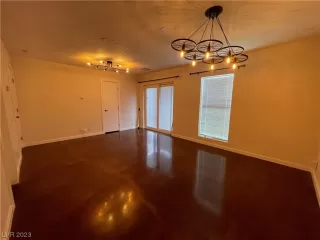 Photo #5: 2498865 Listing