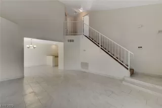 Photo #3: 2498881 Listing