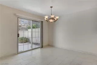 Photo #4: 2498881 Listing