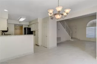 Photo #6: 2498881 Listing