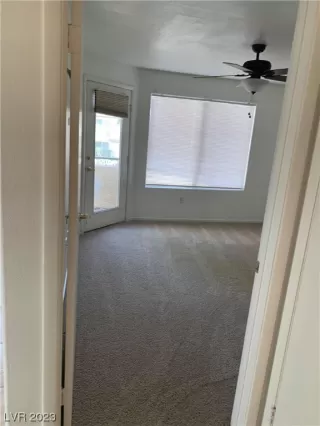 Photo #6: 2498884 Listing