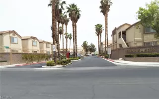 Photo #2: 2498886 Listing