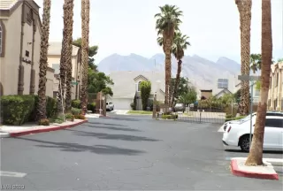 Photo #5: 2498886 Listing