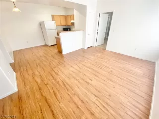 Photo #1: 2498888 Listing 