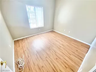 Photo #5: 2498888 Listing 