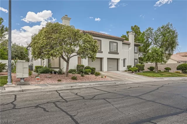 MLS: 2498906 Condo For Sale