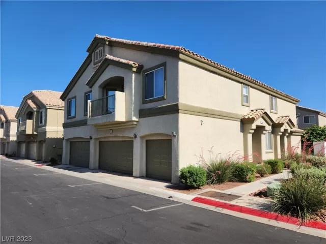 MLS: 2498918 Condo For Sale