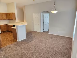 Photo #4: 2498918 Listing 