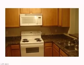 Photo #5: 2498920 Listing