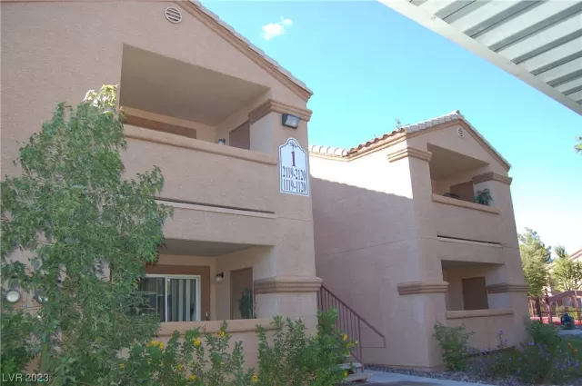 MLS: 2498924 Condo For Sale