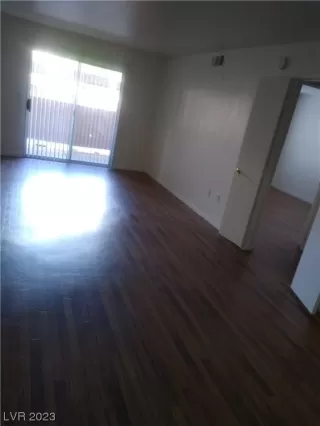 Photo #3: 2498924 Listing