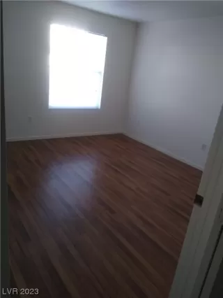 Photo #4: 2498924 Listing