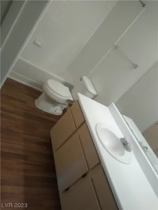 Photo #5: 2498924 Listing