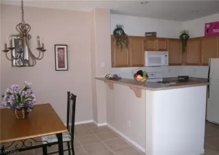 Photo #5: 2498925 Listing