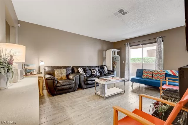 MLS: 2498942 Condo For Sale