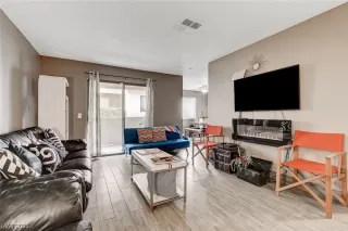 Photo #1: 2498942 Listing 