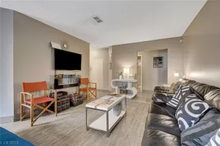 Photo #2: 2498942 Listing 