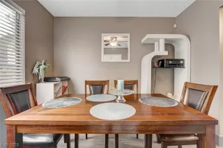 Photo #6: 2498942 Listing 