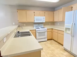 Photo #5: 2498949 Listing 