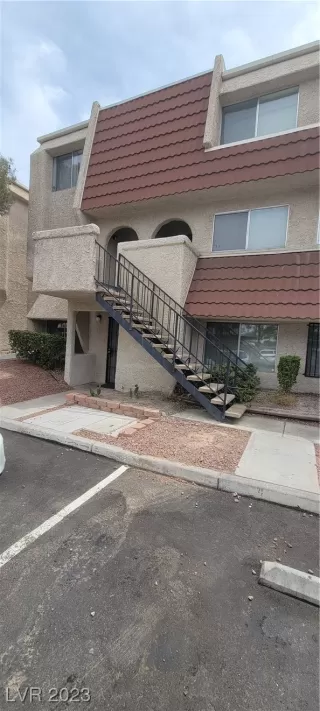 Photo #2: 2498958 Listing 