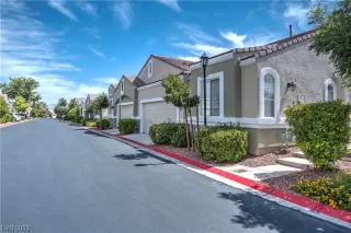 Photo #1: 2498977 Listing