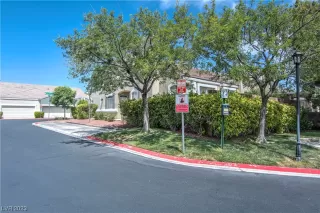 Photo #4: 2498977 Listing