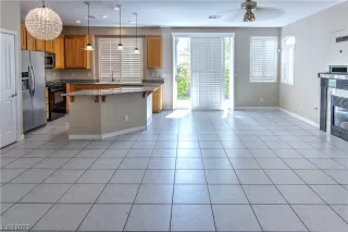 Photo #6: 2498977 Listing