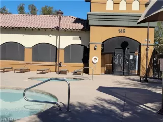 Photo #1: 2498996 Listing 