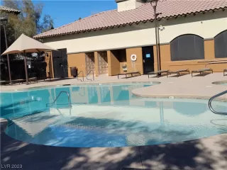 Photo #2: 2498996 Listing 