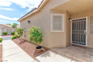 Photo #3: 2499018 Listing 