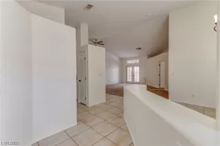 Photo #4: 2499018 Listing 