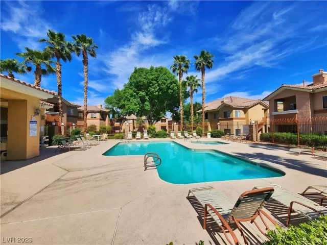 MLS: 2499028 Condo For Sale