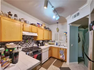 Photo #4: 2499028 Listing 