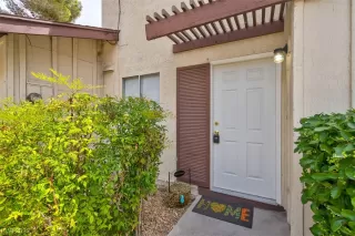 Photo #3: 2499037 Listing