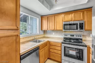 Photo #6: 2499037 Listing