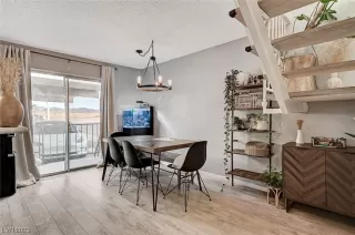 Photo #6: 2499043 Listing