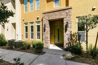 Photo #2: 2499046 Listing