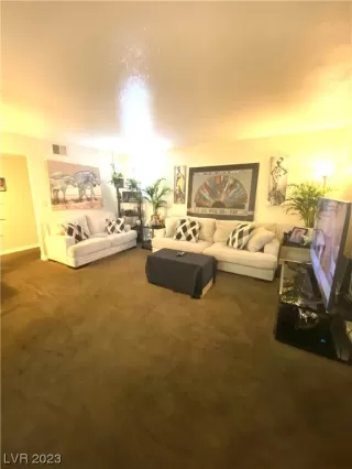 Photo #2: 2499048 Listing